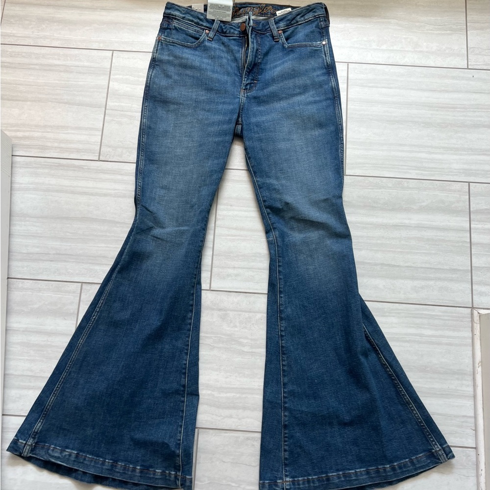 Wrangler Retro Flares — 31x36